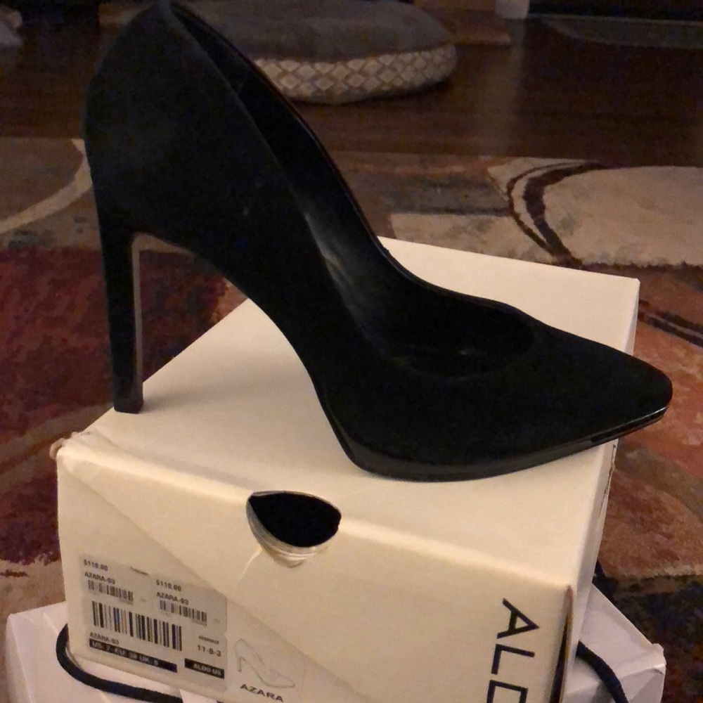 Size 7  black heels